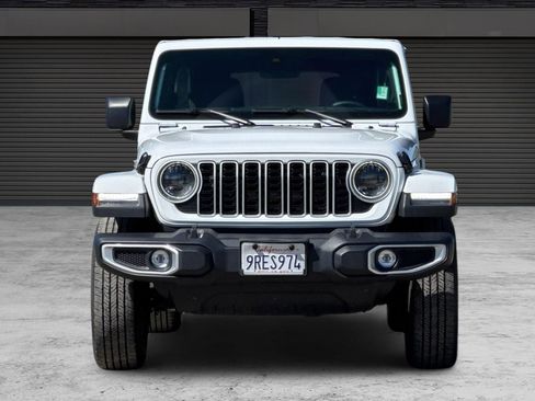 Used 2025 Jeep Wrangler Unlimited Sahara AWD/4WD image 10