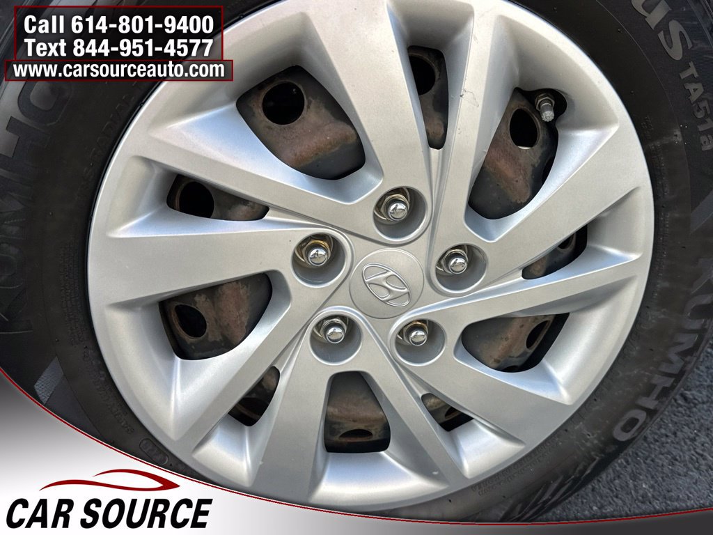 Used 2020 Hyundai Elantra SE FWD image 26