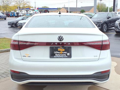 New 2026 Volkswagen Jetta SE image 9