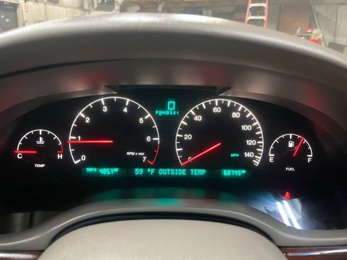 Used 2003 Cadillac Seville SLS w/ Preferred Equipment Group image 8