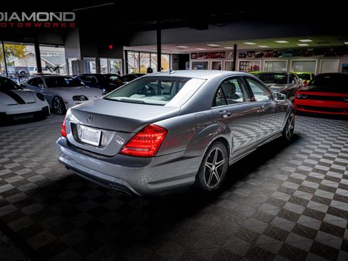 Used 2011 Mercedes-Benz S 550 image 4