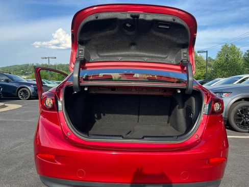 Used 2018 MAZDA MAZDA3 Touring FWD image 15