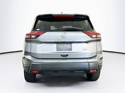 Used 2025 Nissan Rogue SV image 7