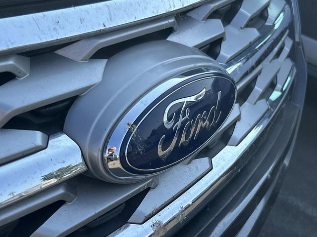 Used 2019 Ford Explorer Limited w/ Ford Safe & Smart Package FWD image 5