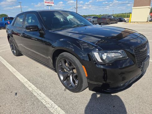 Used 2023 Chrysler 300 S RWD image 3