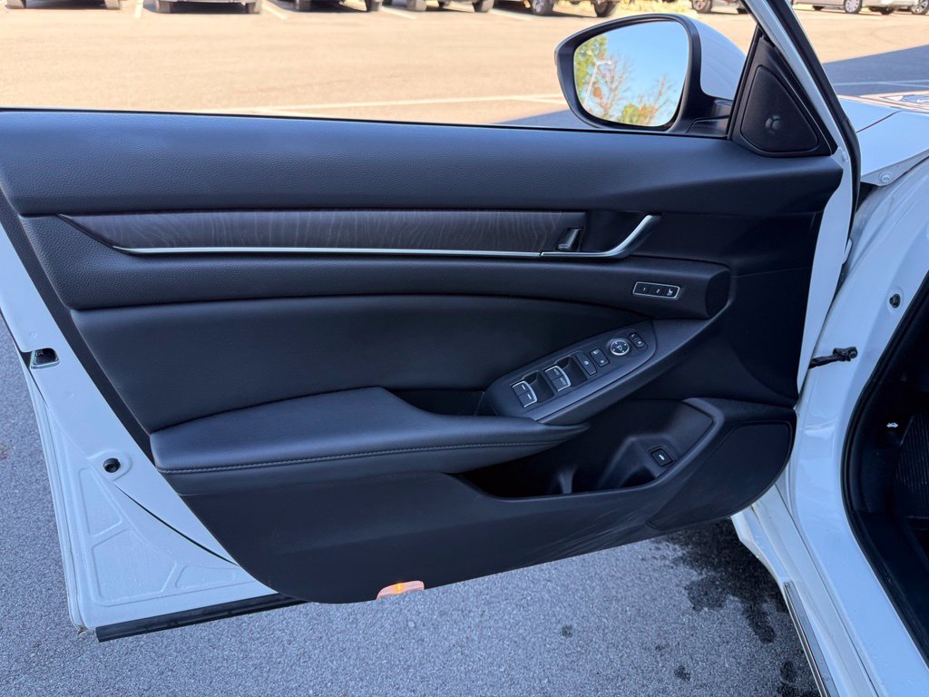 Used 2022 Honda Accord Touring image 24