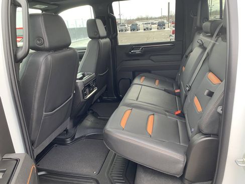 Used 2025 GMC Sierra 2500 AT4 image 20