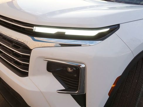 New 2026 Chevrolet Traverse LT FWD image 30