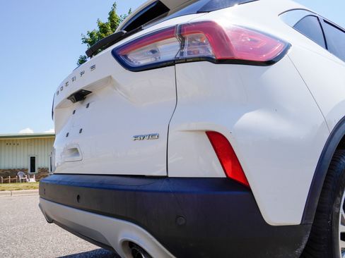 Used 2022 Ford Escape SEL w/ Technology Package AWD/4WD image 25