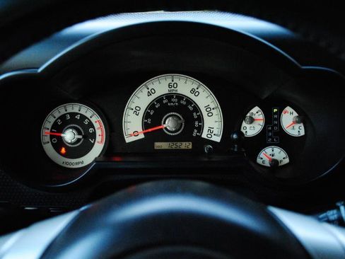 Used 2014 Toyota FJ Cruiser 4WD w/ Upgrade Package image 17