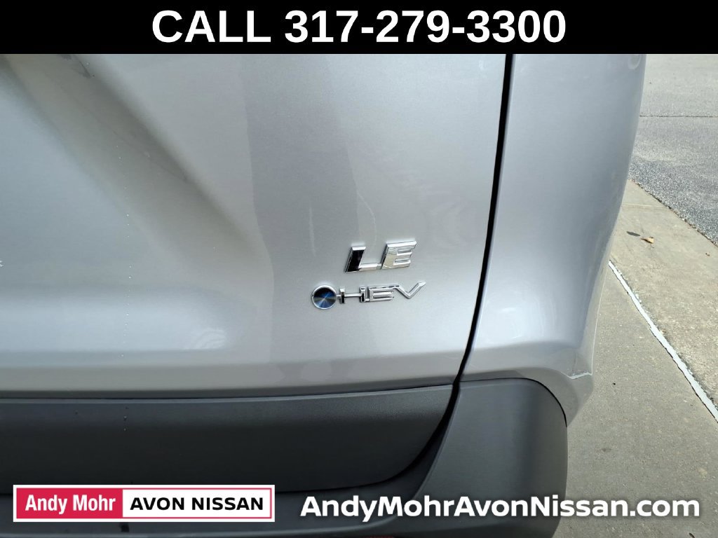 Used 2025 Toyota RAV4 LE AWD/4WD image 12