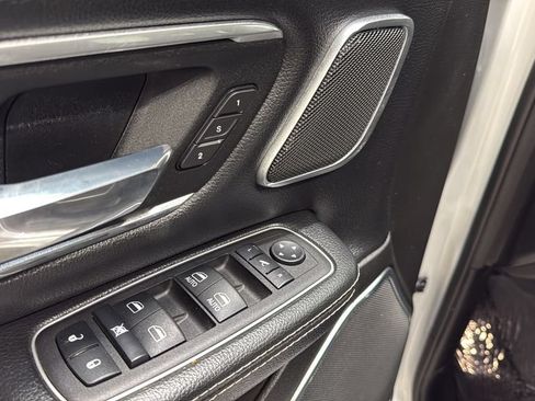 Used 2023 RAM 1500 Laramie AWD/4WD image 18