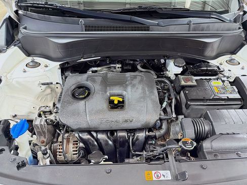 Used 2021 Kia Seltos S AWD/4WD image 29
