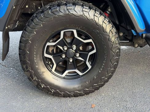 Used 2020 Jeep Gladiator Rubicon AWD/4WD image 7