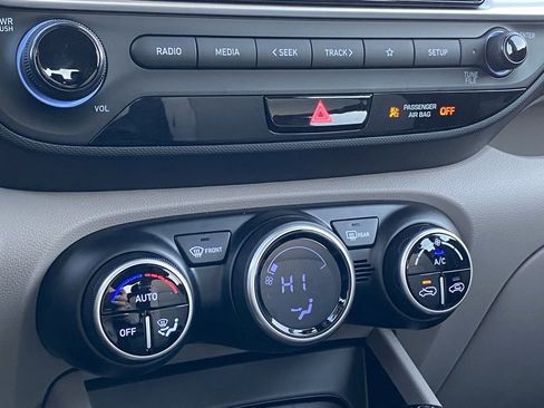 New 2025 Hyundai Venue SEL image 20