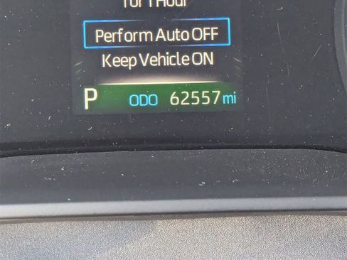 Used 2024 Toyota Sienna XLE image 37