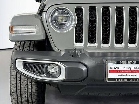 Used 2021 Jeep Wrangler Unlimited Sahara image 16