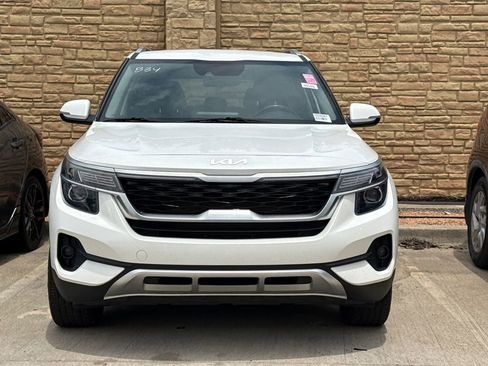 Used 2022 Kia Seltos S AWD/4WD image 2