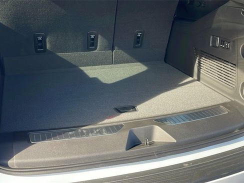 New 2026 GMC Yukon XL Denali w/ Denali Reserve Package image 25