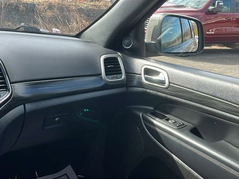 Used 2022 Jeep Grand Cherokee Laredo X image 22