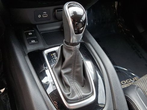 Used 2022 Nissan Rogue Sport SV w/ Technology Package image 14