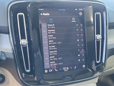 Certified 2023 Volvo XC40 B5 Plus w/ Protection Package Premier image 16