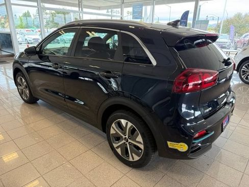 Used 2022 Kia Niro EX FWD image 5