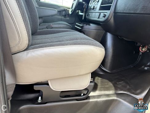 Used 2024 GMC Savana 2500 w/ Driver Convenience Package image 11