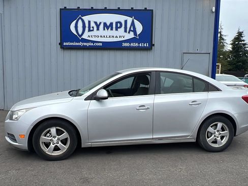 Used 2012 Chevrolet Cruze LT FWD image 1