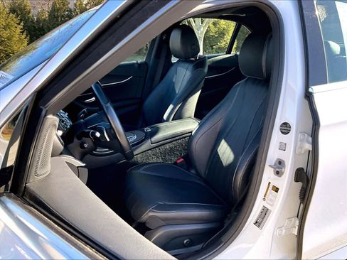 Used 2022 Mercedes-Benz E 350 4MATIC Sedan image 10
