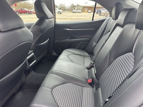 Used 2024 Toyota Camry SE image 29