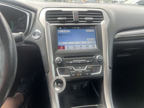 Used 2017 Ford Fusion Energi SE FWD image 11