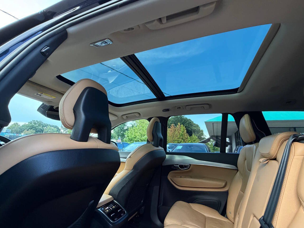 Used 2016 Volvo XC90 T6 Momentum AWD/4WD image 15
