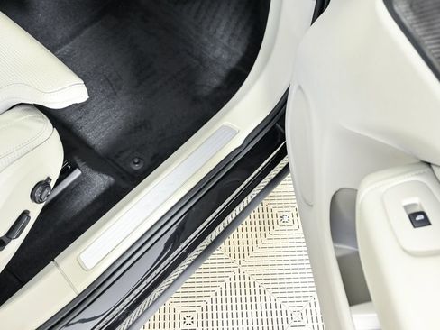 Certified 2023 Volvo XC60 B5 Ultimate w/ Protection Package Premier image 26