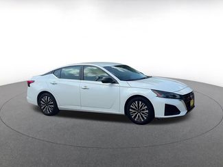 Used 2025 Nissan Altima 2.5 SV FWD video 2