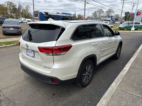 Used 2019 Toyota Highlander XLE AWD/4WD image 8