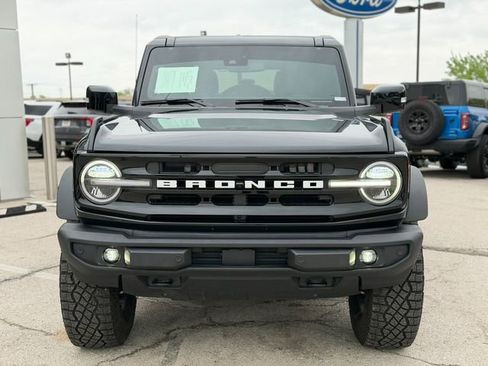 Used 2025 Ford Bronco Outer Banks w/ Sasquatch Package AWD/4WD image 2