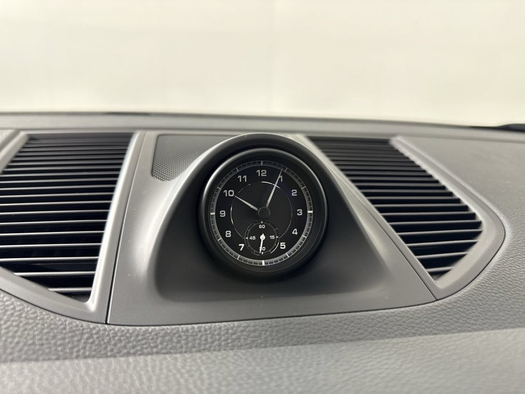 Certified 2023 Porsche Macan w/ Premium Package Plus AWD/4WD image 29