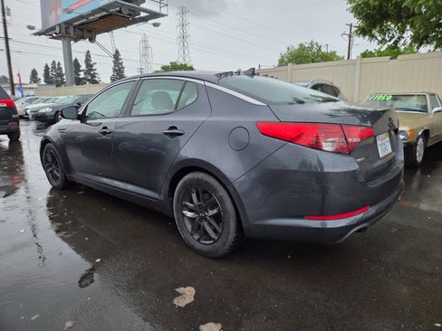 Used 2011 Kia Optima LX image 2