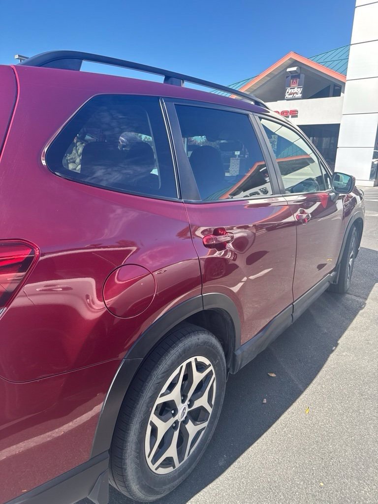 Used 2019 Subaru Forester Premium AWD/4WD image 4