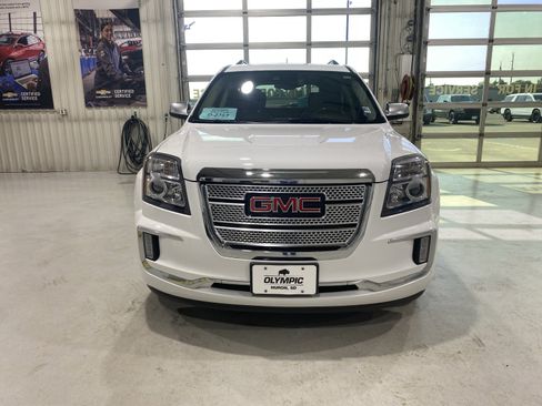 Used 2017 GMC Terrain Denali AWD/4WD image 2