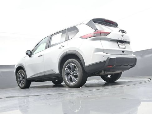 Used 2025 Nissan Rogue SV FWD image 45