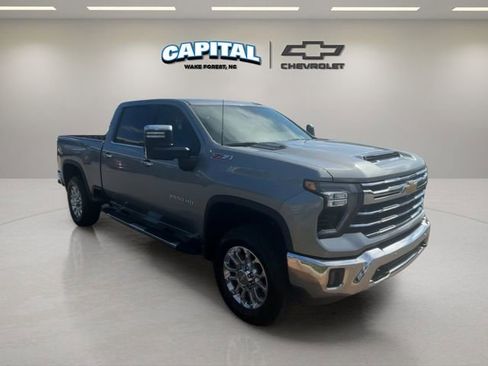 Used 2024 Chevrolet Silverado 2500 LTZ w/ LTZ Premium Package image 7