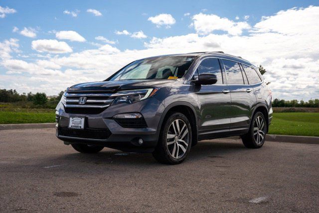 Used 2017 Honda Pilot Touring image 3