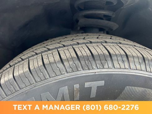 Used 2017 Jeep Cherokee Trailhawk AWD/4WD image 10