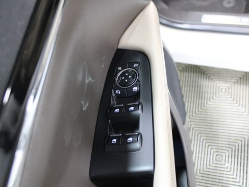 Used 2023 Lincoln Nautilus Reserve w/ Equipment Group 201A image 7