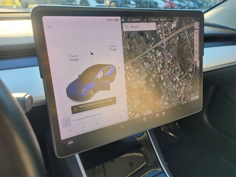 Used 2018 Tesla Model 3 Long Range image 22