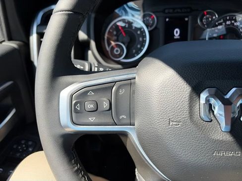 Used 2025 RAM 2500 Big Horn AWD/4WD image 15
