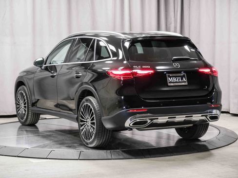 Certified 2025 Mercedes-Benz GLC 300 image 2