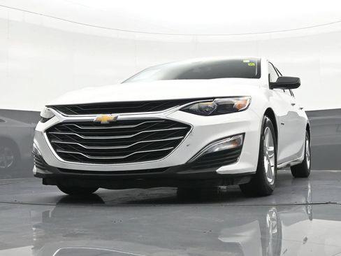 Used 2022 Chevrolet Malibu LS FWD image 30